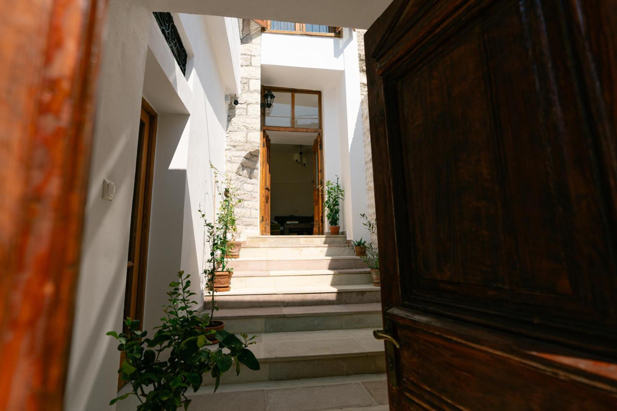 Hotel Petrichor Gjirokastër Esterno foto