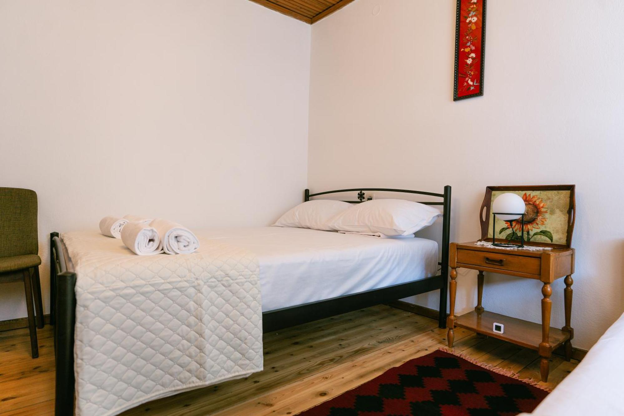 Hotel Petrichor Gjirokastër Esterno foto
